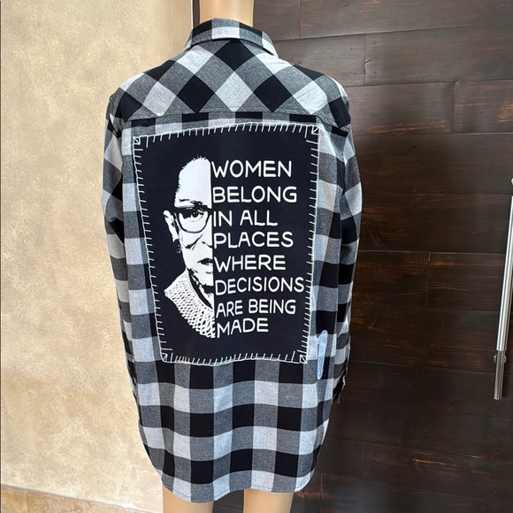 Ruth Bader Ginsburg Black Plaid Shacket Size L - Picture 1 of 5